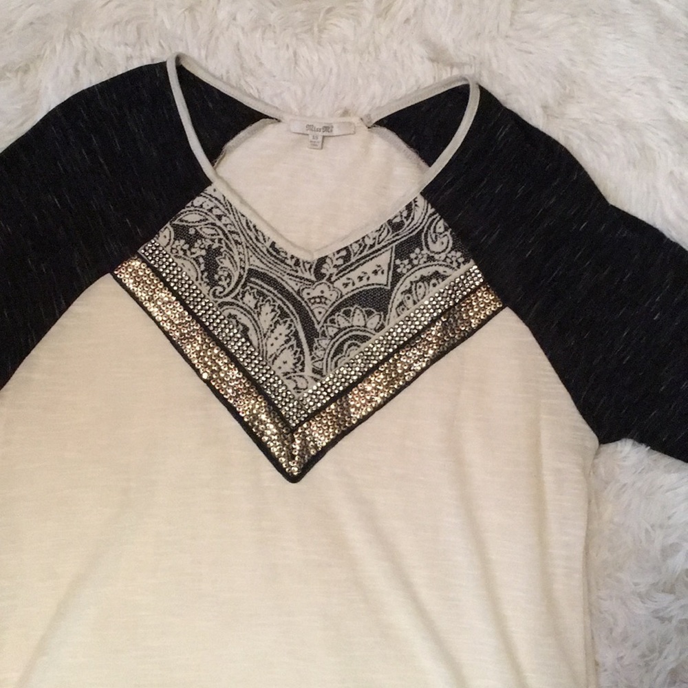Miss Me Bling top 19”-pit-pit EUC Only worn once